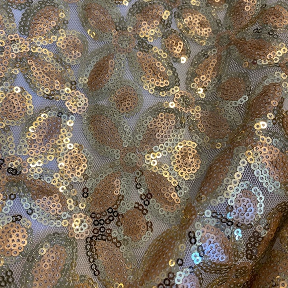 Forever 21 Gold Sequined Floral Top - Picture 4 of 7